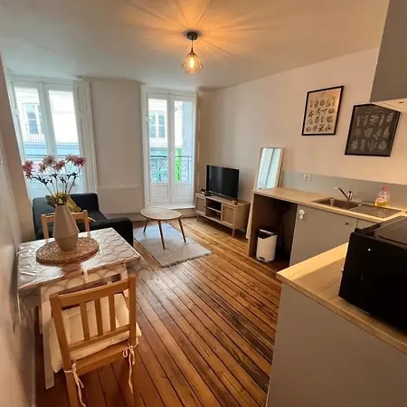 Pilori 2 Pers, Separate Bedroom, Tv Wifi * Nantes