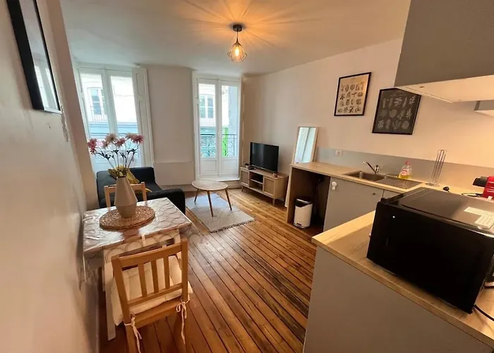 Pilori 2 Pers, Separate Bedroom, Tv Wifi * Nantes